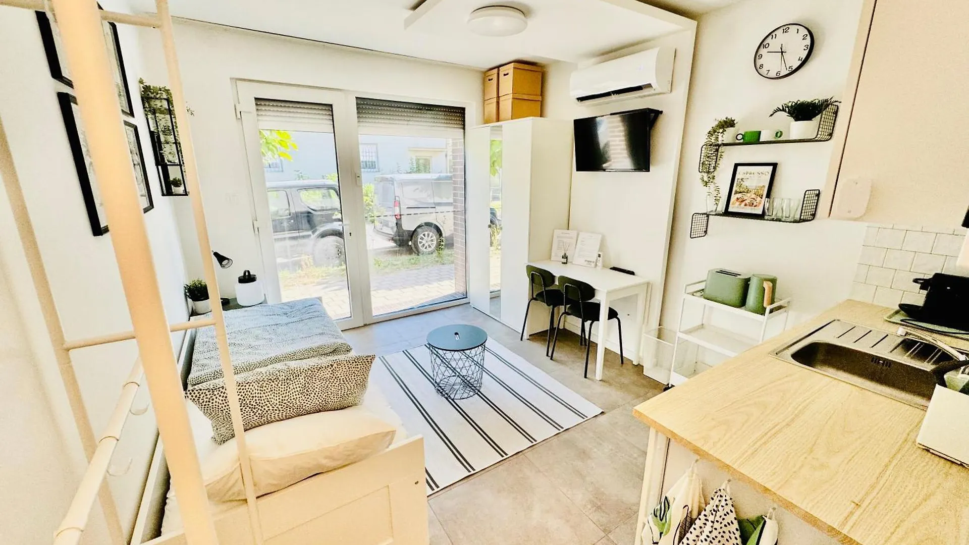 Studio 22 Apartment Szeged 0*,  Hungría